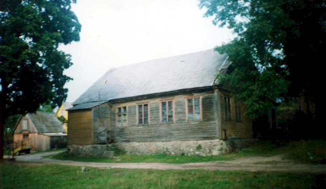 Buv emaii Naumiesio yd bendruomens antrieji maldos namai (2003 m. )