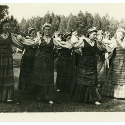 Žemės ūkio mokyklos šokių kolektyvas